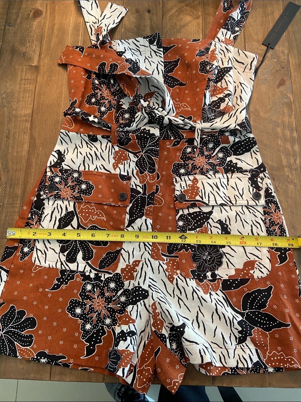 House of Harlow 1960 Rust, Black & White Floral Romper - Picture 4 of 4